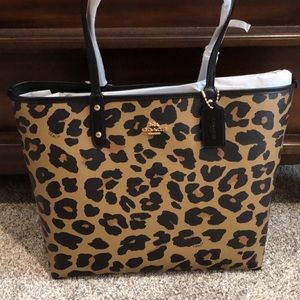 ⭐️ Brand New COACH Leopard City Tote⭐️